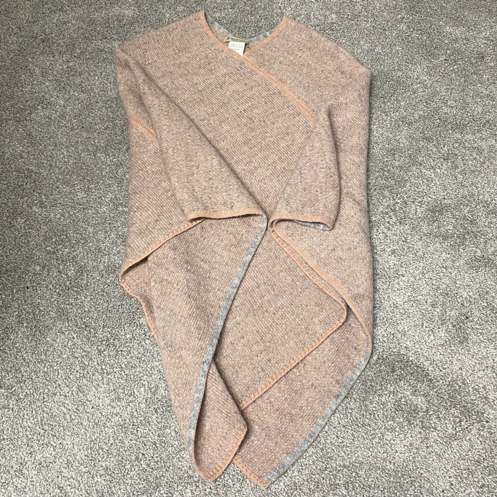 Beautiful Pink & Grey Wool-Blend Poncho - Picture 2 of 8